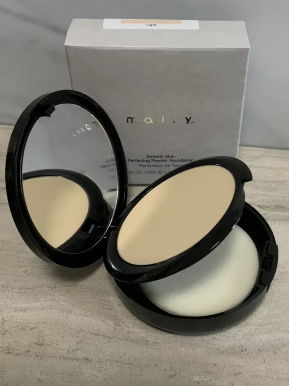 New! Mally Beauty Smooth Skin Perfecting Powder Foundation - Light